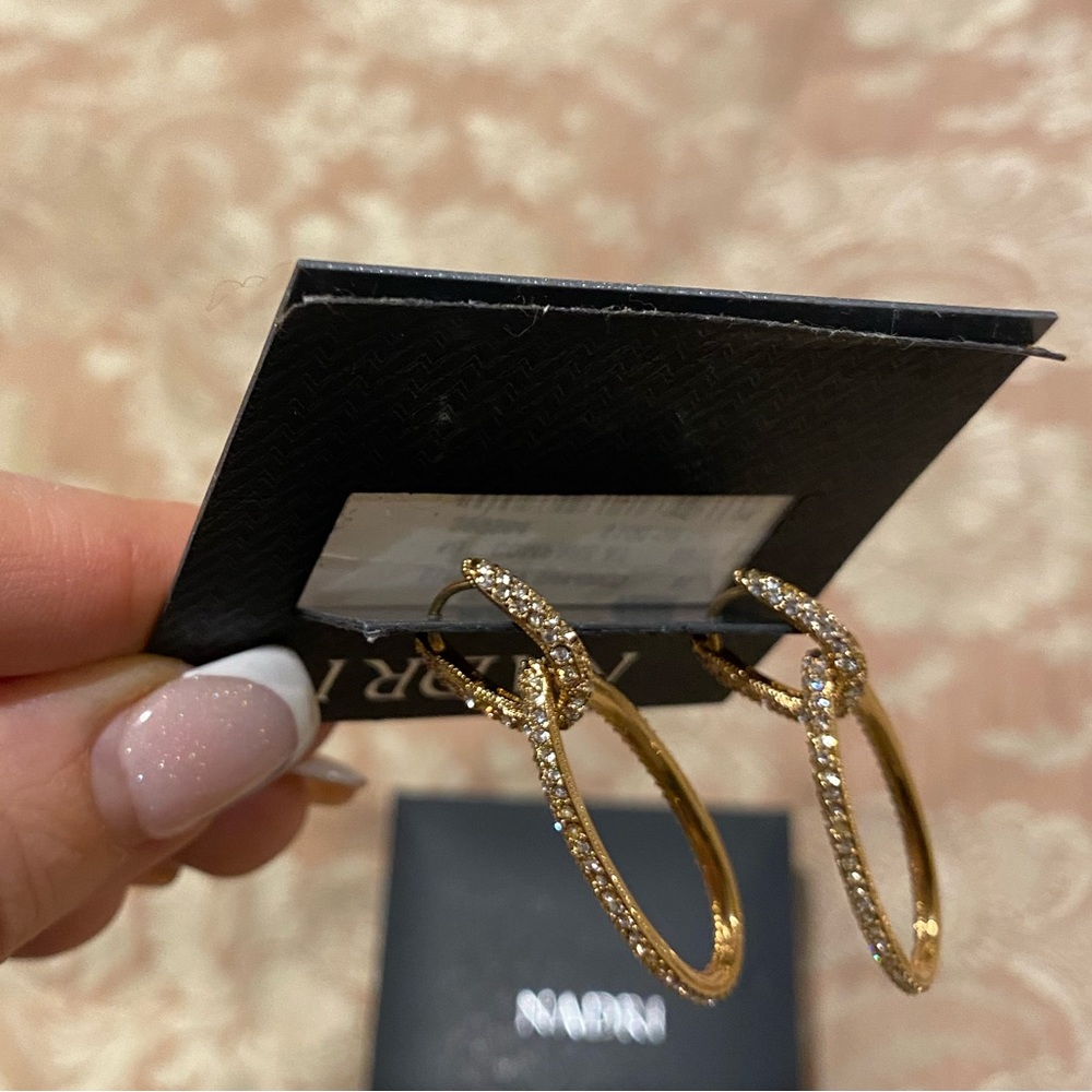 Nadri earrings with high end crystals in gold tone setting. Brand new. - Picture 7 of 8